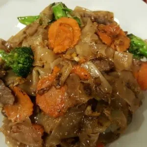 Pad See Ew at Pin Toh Asian