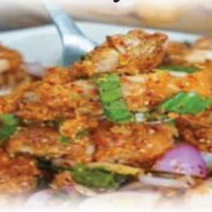 Yum Gai Zaap (Spicy Crispy Chicken Salad) at Pin Toh Asian